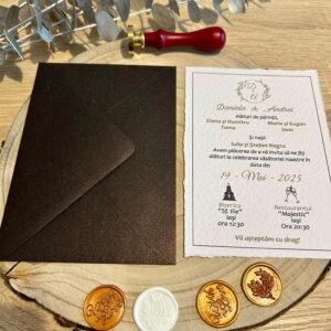Invitație de nuntă texturată cu plic negru sidefat