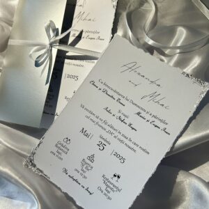 Invitație de nuntă elegantă cu plic si margini argintii