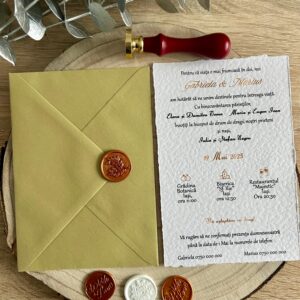 Invitație de nuntă texturată verde salvie cu sigiliu din ceară