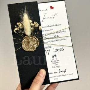 Invitație de nuntă cu sigiliu din ceară și flori uscate plic negru