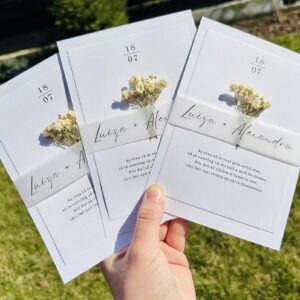 Invitație de nuntă handmade cu flori uscate